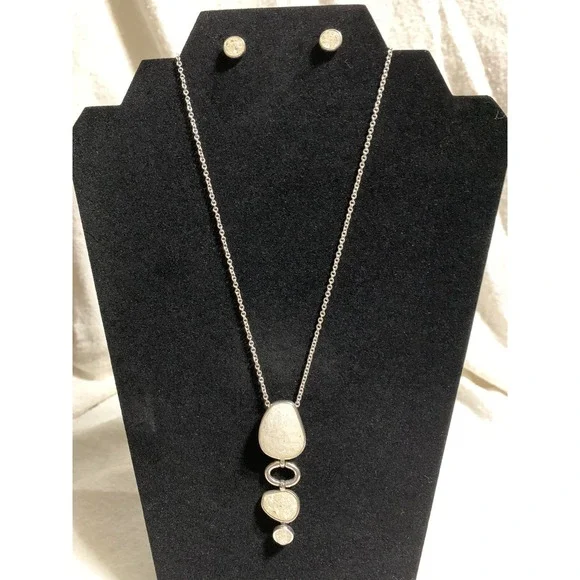 VINTAGE Avon SAQ Clear Crackle Glass Pendant Necklace & Earrings Set - Picture 1 of 4